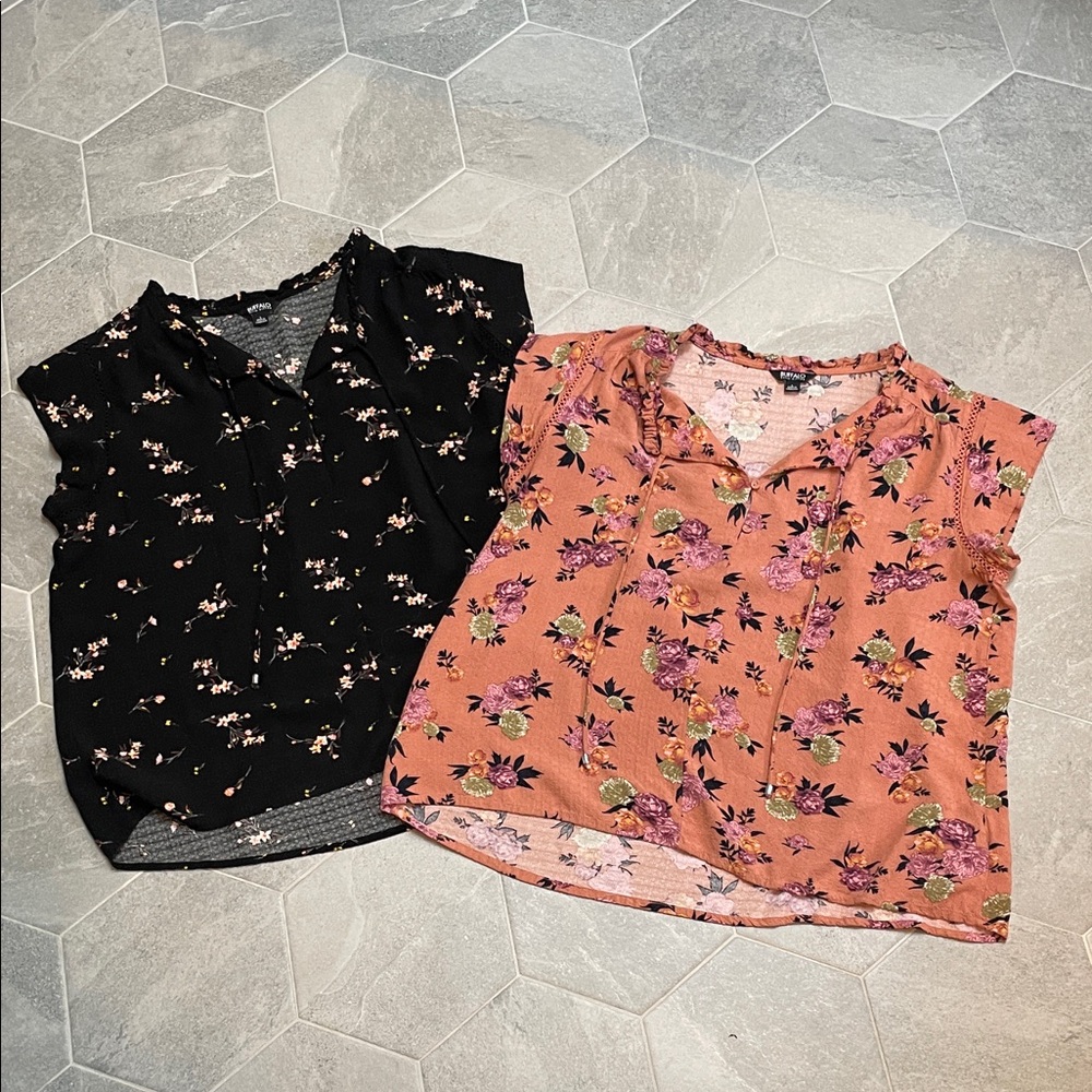 Buffalo David Bitton Floral Flutter Sleeve Blouse l Set of 2 l Size Large